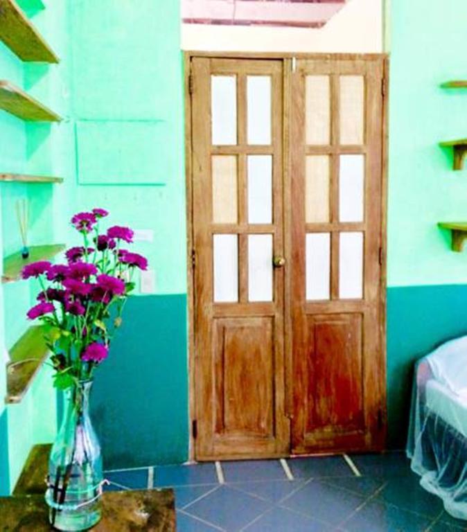 The Rabbit Hole Hotel Balabag  Bilik gambar